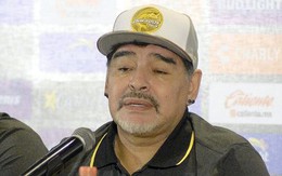 Maradona bị phạt vì ‘dành chiến thắng’ cho ông Maduro