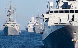NATO đe dọa sẽ triển khai tàu ngầm và hỗ trợ vũ khí cho Ukraine đối đầu Nga
