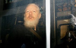 Số phận nhà sáng lập WikiLeaks trước 'đầu sóng', bí ẩn Nga vẫn chờ lời giải