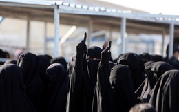 Phận phụ nữ cầm súng sa chân vào lính cờ đen IS