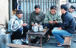 Quán cà phê vợt độc nhất vô nhị ở Đà Lạt, 30 năm chỉ bán từ 4 giờ sáng đến hơn 7 giờ sáng mỗi ngày