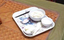 Nàng dâu nghẹn ngào với mâm cơm cữ "khô như ngói", nhưng tiết lộ thêm về mẹ chồng mới thực sự khiến chị em ám ảnh