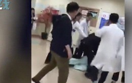 Bác sỹ ở Trung Quốc đánh người nhà bệnh nhân gãy xương sườn