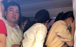 Hà Nội: Khiếp vía xe khách 29 chỗ nhồi nhét 73 người, hành khách nín thở trên xe