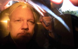Nhà sáng lập WikiLeaks nhận án tù "nhẹ nhàng" ở Anh