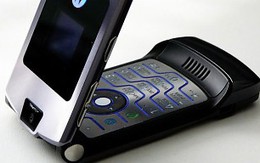 Nhìn lại lịch sử điện thoại màn hình gập, 30 năm sau Motorola MicroTAC