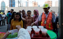 Không quân Indonesia dùng chiến đấu cơ đánh thức người dân trong tháng Ramadan