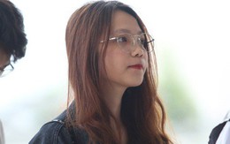 Fangirl xinh đẹp thắp lửa ngày thi đấu đầu tiên của MSI 2019