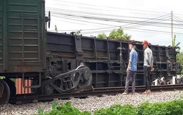 Tàu hỏa lật một toa, đường sắt Bắc-Nam bị tê liệt