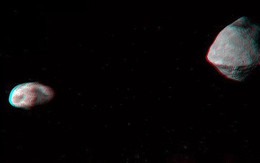 Vừa có một thiên thạch sượt qua Trái đất, và nó đủ lớn để có cả "Mặt trăng" của riêng mình