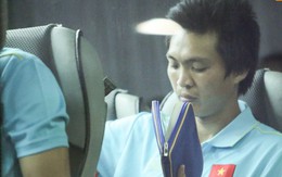 Tuyển Việt Nam đã tới Thái Lan: Mọt sách Tuấn Anh giữa "rừng" smartphone