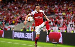 Không có đại gia nào ngỏ lời, Mesut Ozil buộc phải ở lại Arsenal
