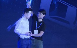Người đàn ông lạ mặt đổ nước lên đầu CEO Robin Li đã bị bắt, bác bỏ nghi vấn Baidu dàn dựng để PR
