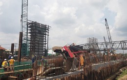 Cần cẩu dự án chống ngập 10.000 tỷ sập đè nhà dân Sài Gòn