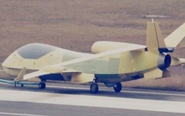 UAV do thám Trung Quốc "bám" tàu chiến Mỹ qua eo biển Đài Loan