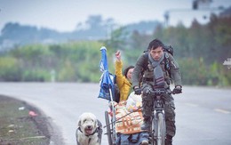 Xe lăn, xe đạp và một chú chó: Hành trình tình yêu gây sốt MXH từ hai con người phi thường