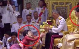 Lần đầu tiên trong lịch sử hiện đại, vua Thái Lan công bố 'vợ lẽ', sắc phong Hoàng quý phi, vẻ mặt Hoàng hậu ngồi bên cạnh mới đáng chú ý