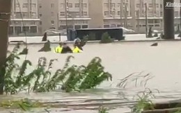 Trung Quốc: Hơn 1 triệu người sơ tán, đường phố ngập trong biển nước do siêu bão Lekima