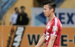 Cầu thủ đối phương tố Quế Ngọc Hải đá xấu đến rách cả tất trong trận thua của CLB Viettel