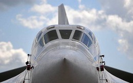 Cận cảnh “thiên nga trắng” Tu-160 của Nga phô diễn sức mạnh ở Syria