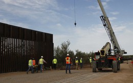 Mỹ hy sinh hàng trăm dự án quân sự vì bức tường biên giới
