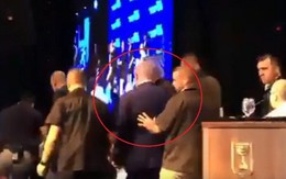 Thủ tướng Israel được sơ tán khẩn cấp khỏi sân khấu vì báo động tên lửa