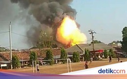 Nổ kho đạn của cảnh sát Indonesia, người dân vội vàng sơ tán