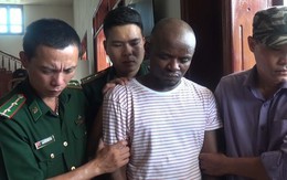 Bắt 2 người Nigeria đưa 15kg ma túy từ Tam giác vàng về Việt Nam