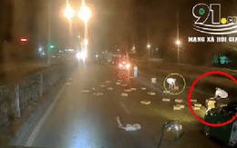 Clip: Xe tải đánh rơi hàng chục thùng mì tôm giữa đường, các tài xế phía sau lập tức tranh nhau "hôi của"