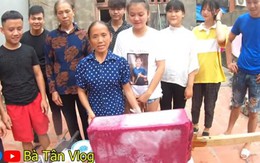 Hì hục làm que kem khổng lồ 60kg từ thanh long ruột đỏ, bà Tân Vlog lại bị "bắt lỗi" đủ thứ, còn bị dân mạng hỏi khó, chê "không có tính giáo dục"