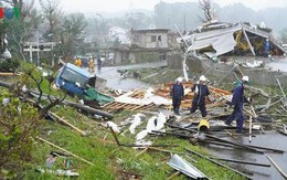 Nhật Bản sau bão Hagibis: Đường biến thành sông, nhà cửa đổ sập
