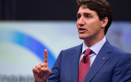 Thủ tướng Canada Justin Trudeau mặc áo chống đạn đi tiếp xúc cử tri