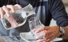 Bỉ: Nhà hàng phục vụ khách nước uống được tái chế từ nhà vệ sinh