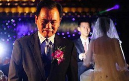 Mỗi lần sang chơi là bố vợ lại được nghe "bài ca muôn thuở" của mẹ chồng, "tức nước vỡ bờ" ông dắt con gái về rồi tuyên bố sốc