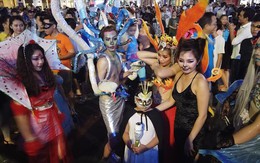 Giới trẻ Sài Gòn hóa "ma quỷ" dạo phố dịp lễ hội Halloween