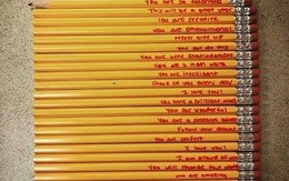 Những dòng chữ đặc biệt người mẹ viết trên 21 cây bút chì của con