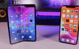 Thâm ý của Samsung khi công bố giá Galaxy Fold tại Việt Nam đúng ngày iPhone 11 mở bán: 'iPhone không còn cao cấp nhất nữa đâu!'