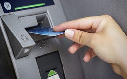 Cảnh báo: 3 nguy cơ luôn rình rập khi để tiền trong thẻ ATM ai cũng cần biết