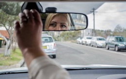 Cách chỉnh gương chiếu hậu để thoát khỏi điểm mù chết người của ô tô