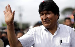 [CLIP] Cựu Tổng thống Bolivia trải qua chuyến bay "căng như dây đàn" để đi tị nạn