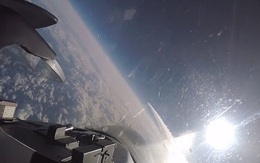 Đẹp ngỡ ngàng F-16 sải cánh trên bầu trời trong cuộc tập trận ở Hawaii