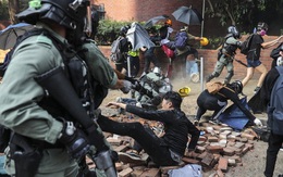 Cảnh sát Hồng Kông “mở đường lui” cho những người cố thủ cuối cùng