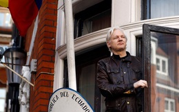 Ông chủ WikiLeaks thoát cáo buộc hiếp dâm