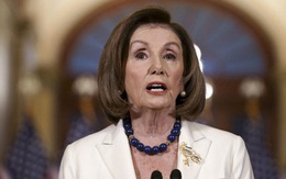 Chủ tịch Hạ viện Pelosi nổi đóa, chỉ thẳng mặt phóng viên hỏi có ghét Tổng thống Trump không