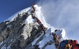 Giấc mơ bị bỏ lại giữa sự hãi tột cùng, hỗn loạn trên đỉnh Everest