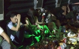 Bí ấn trong những quán karaoke vùng ven đô đất Cảng