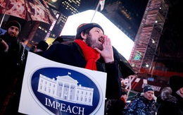 Dân Mỹ rủ nhau xuống đường ủng hộ luận tội Tổng thống Trump