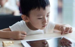 Trẻ nhỏ nghiện smartphone sẽ phải đối mặt với nguy cơ mắc ung thư não cao gấp 5 lần và hàng loạt căn bệnh nguy hiểm khác