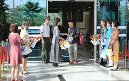 Đà Nẵng đón chuyến bay đầu tiên đưa khách du lịch đến xông đất