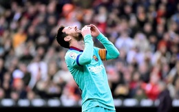 Messi "tịt ngòi", Barcelona phơi áo chờ Real Madrid vượt mặt soán ngôi đầu